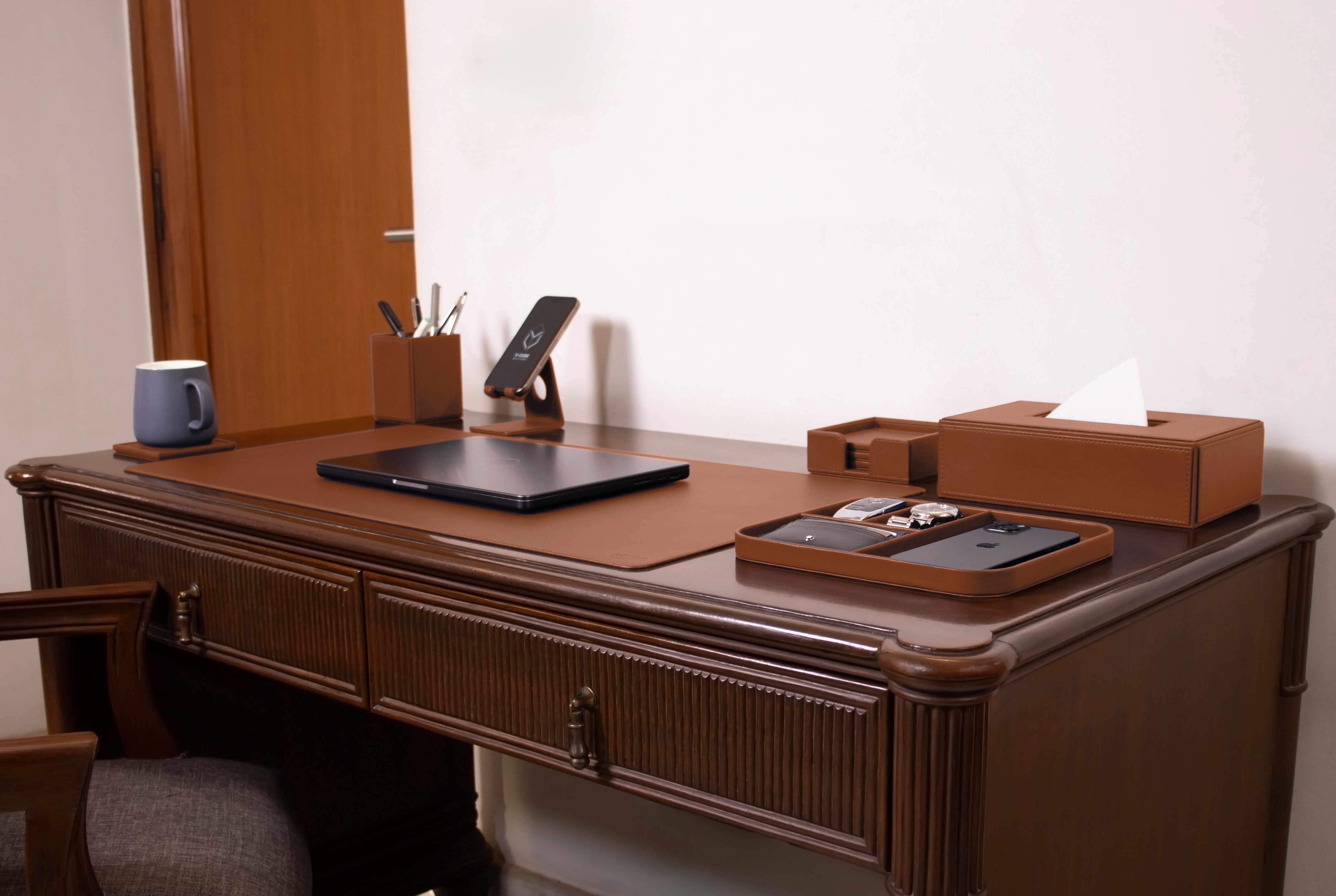 V-CUBE Designs Premium Vegan Leather OFFICE / HOME EXECUTIVE SET OF 6 Tan